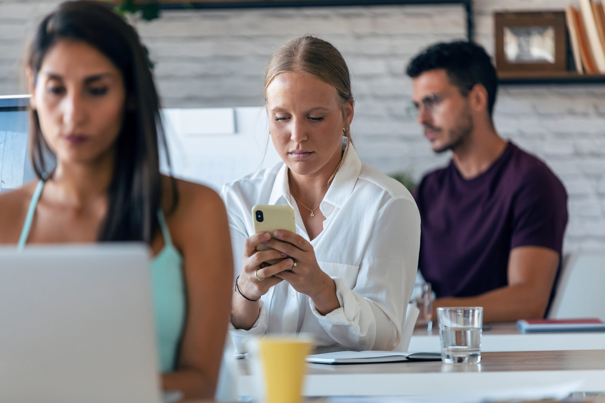 Sessiz Bildirimler, Gürültülü Zihinler: Uyarıların Etkisi