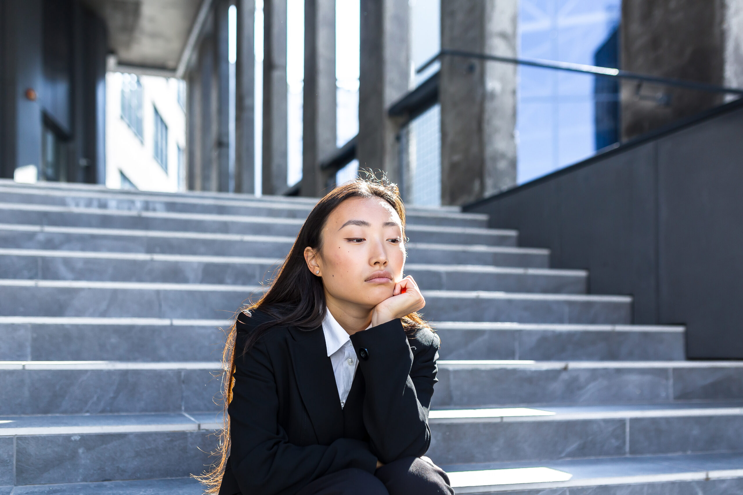 Düşünce Döngüsünden Çıkmak: Aşırı Düşünmenin Zihinsel Tükenişe Etkisi